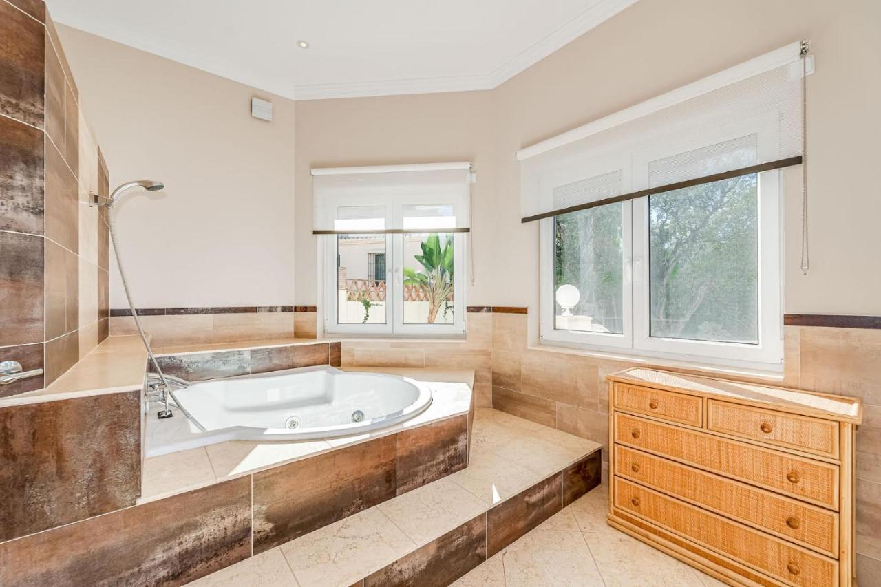 מארבלה Villa Svim, Walking Distance To The Beach! מראה חיצוני תמונה