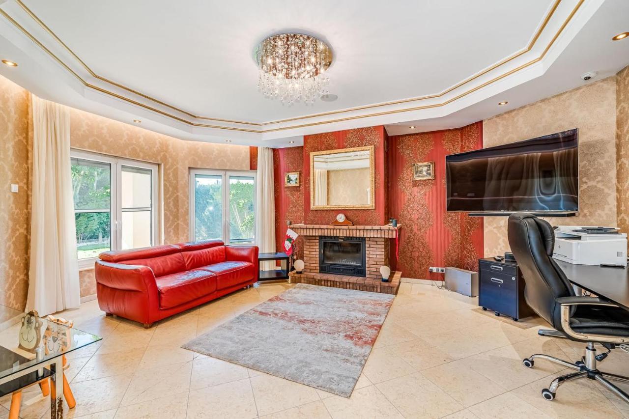 מארבלה Villa Svim, Walking Distance To The Beach! מראה חיצוני תמונה